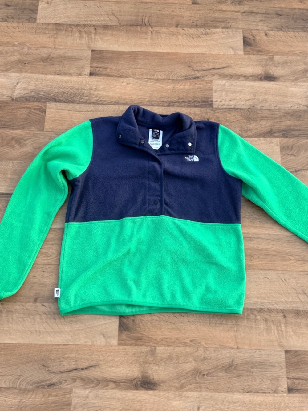 The North Face Navy and Bright Green Colorblock Women’s Snap Fleece Pullover